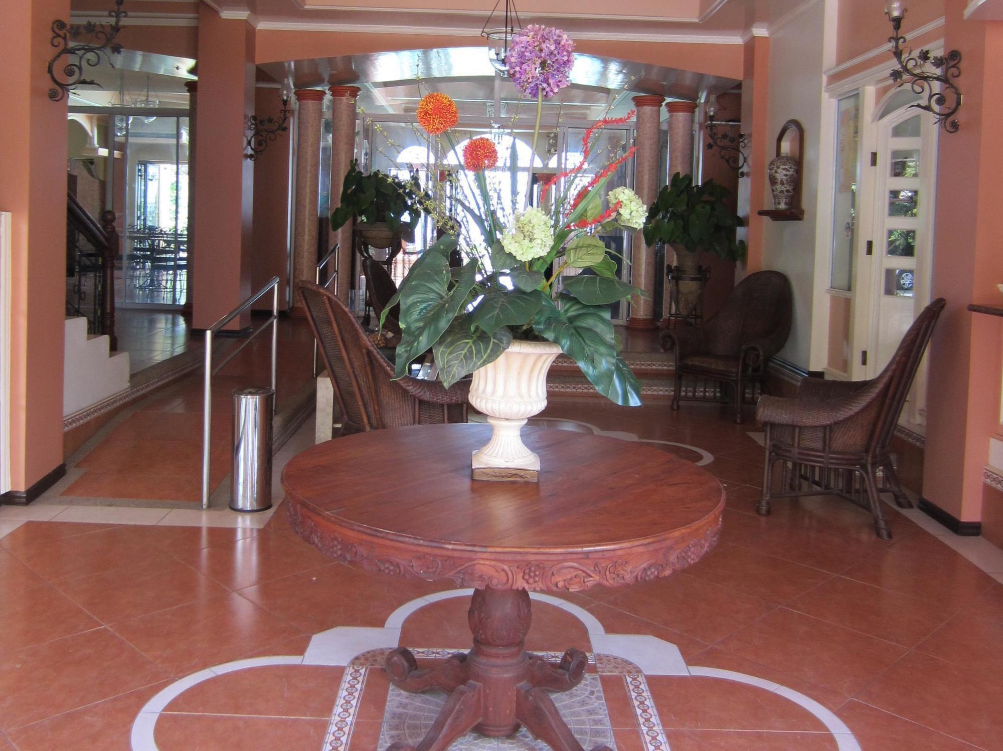 Chateau Del Mar Davao Exterior photo