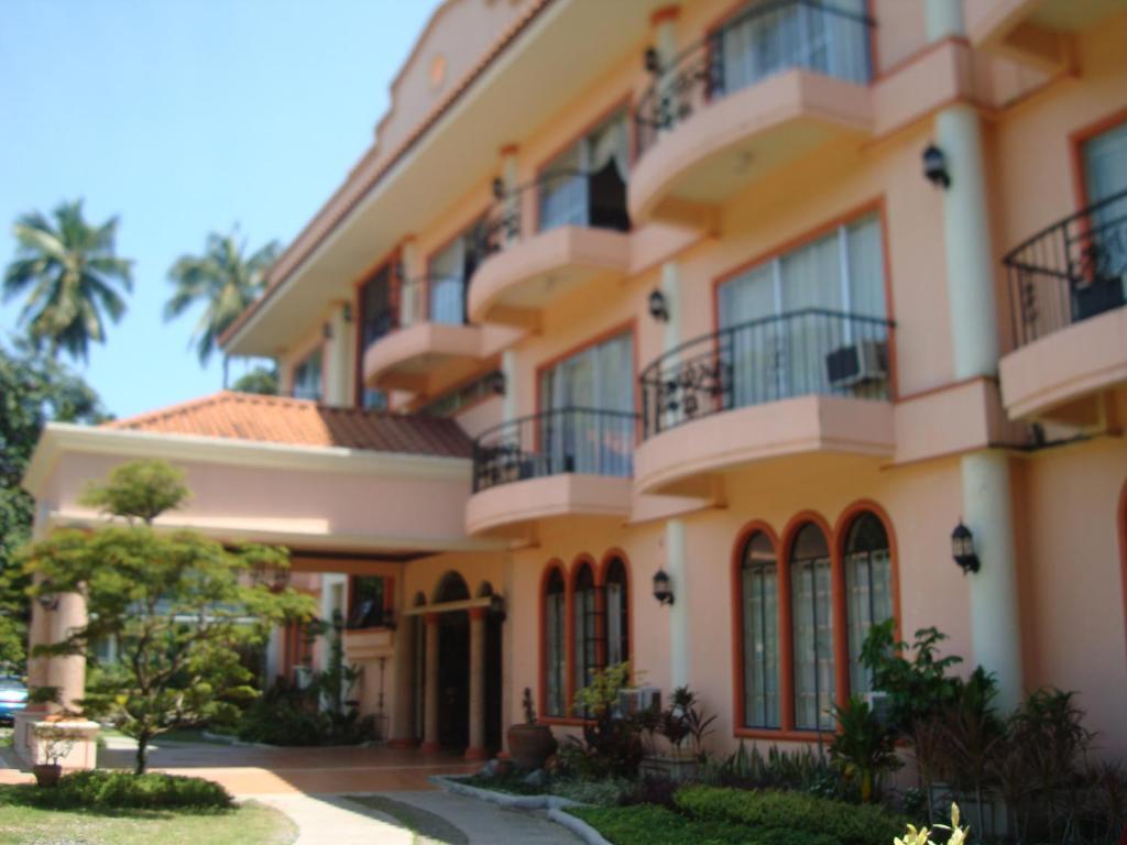 Chateau Del Mar Davao Exterior photo