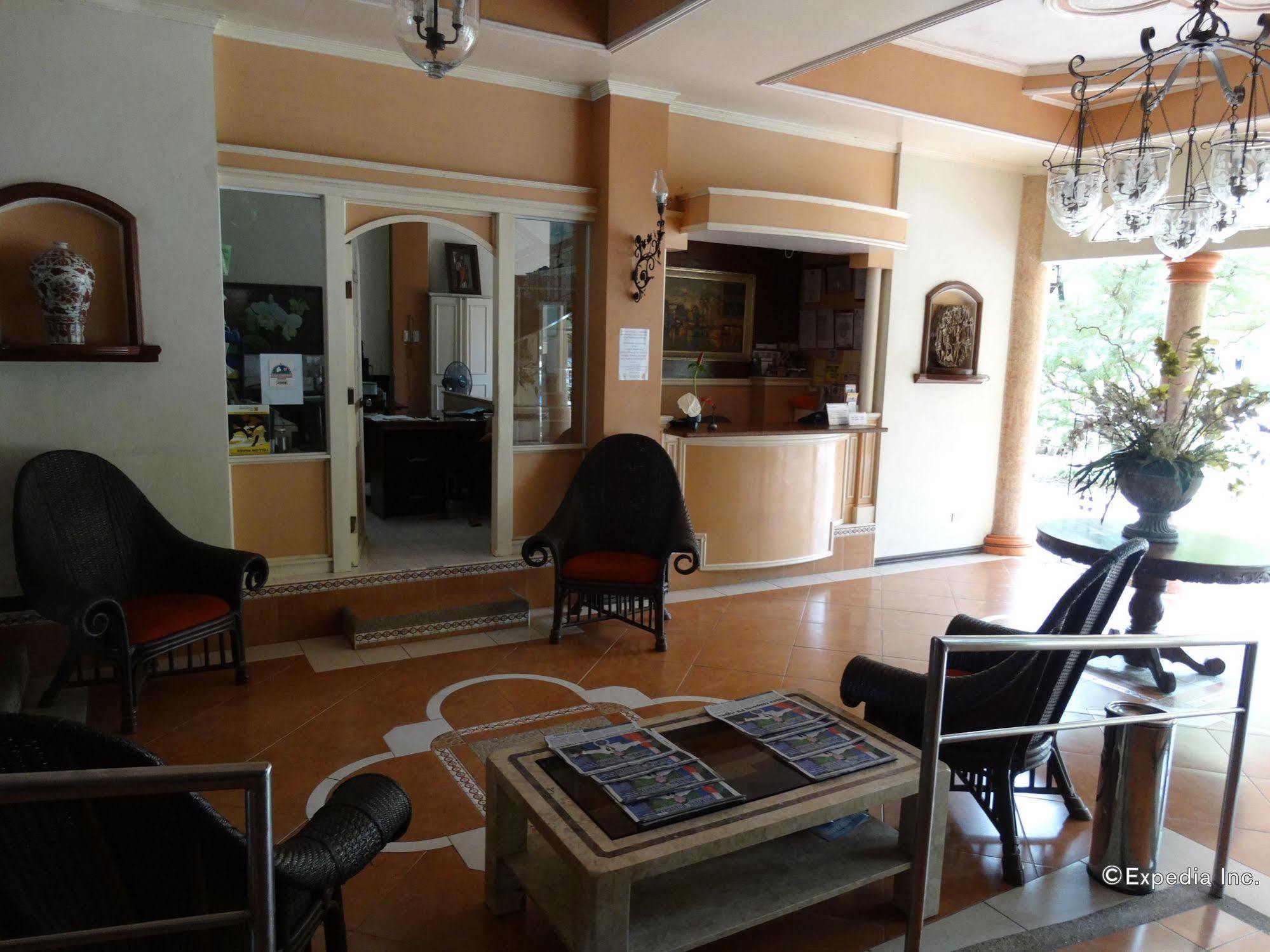 Chateau Del Mar Davao Exterior photo
