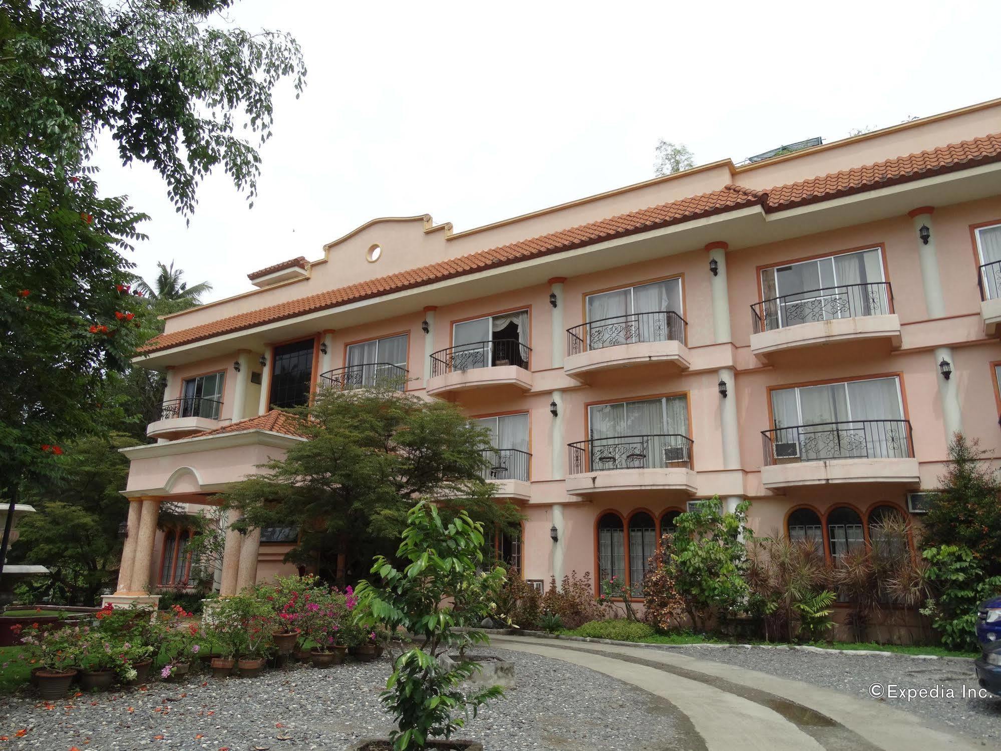 Chateau Del Mar Davao Exterior photo